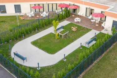 paron maisonderetraite residencelescedresparon jardincommun 0