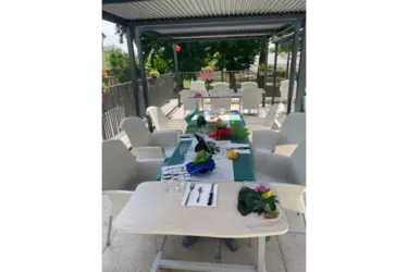 residence chantereine table terrasse