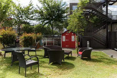 residence de la rue john lennon jardin