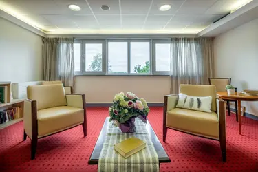 residence les jardins du lac petit salon 2