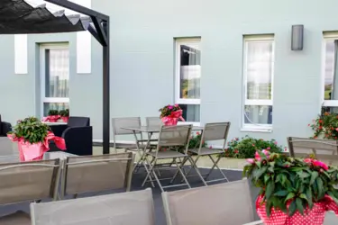 signylabbaye maisonderetraite terrasse